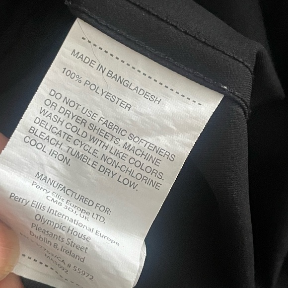 Elegant Black Button-Down Shirt size medium - Picture 5 of 6